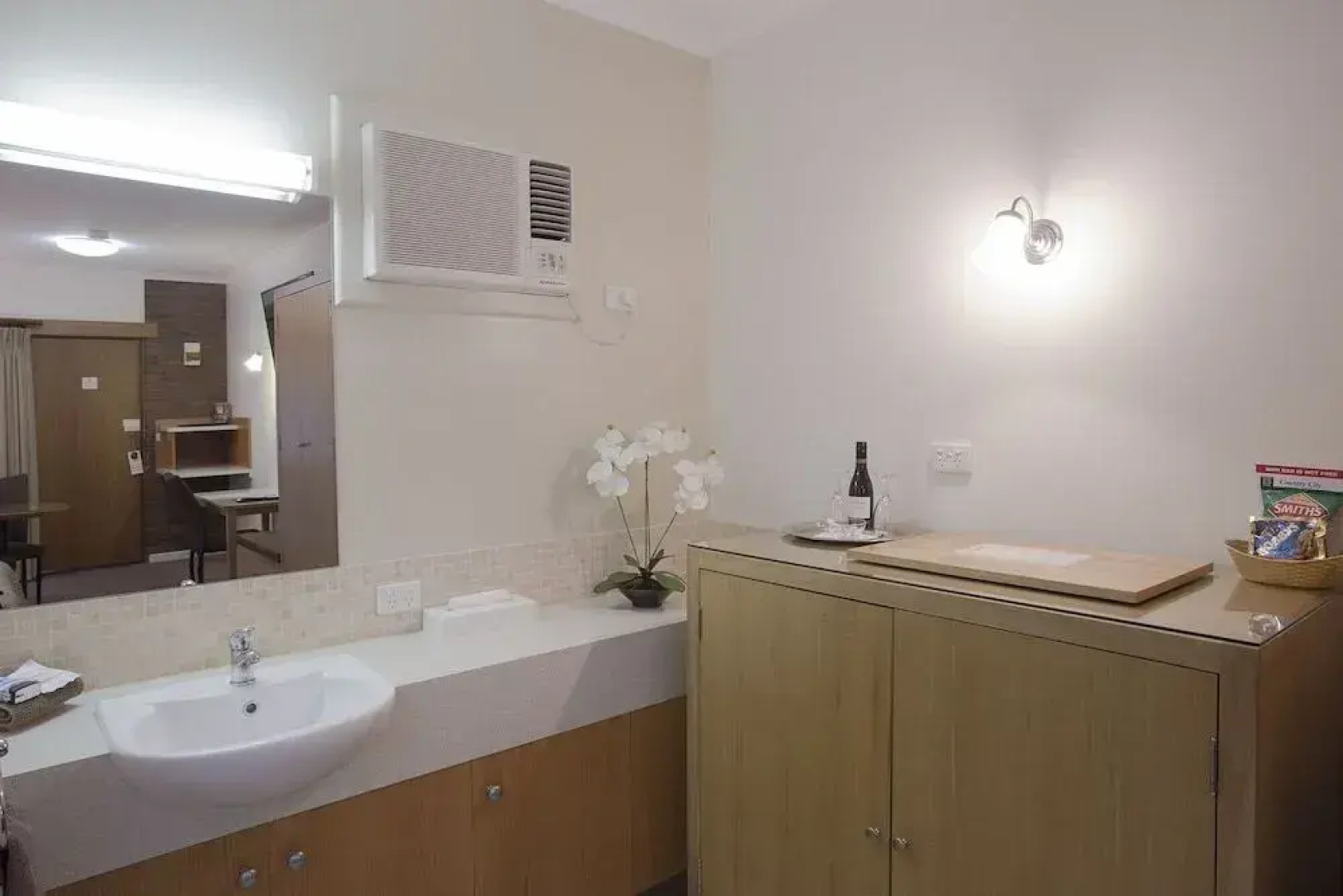 Country City Motor Inn