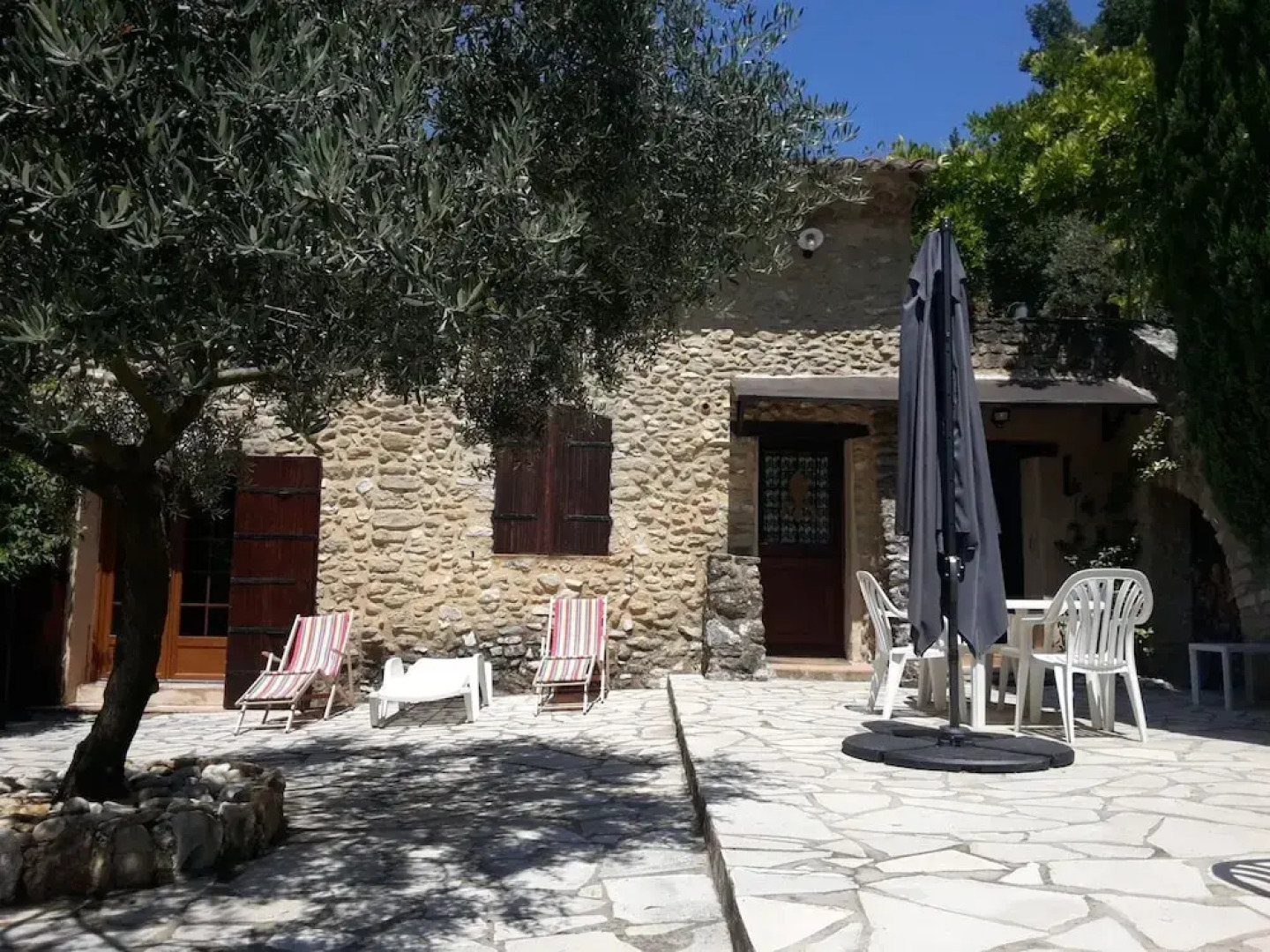 Snug Farmhouse in Provence-alpes-riviera With Swimming Pool