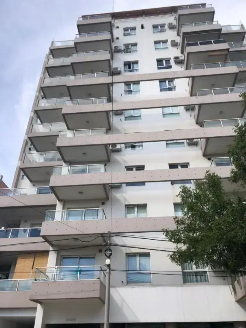 Departamento en Santa Fe, Capital. Con cochera y pileta