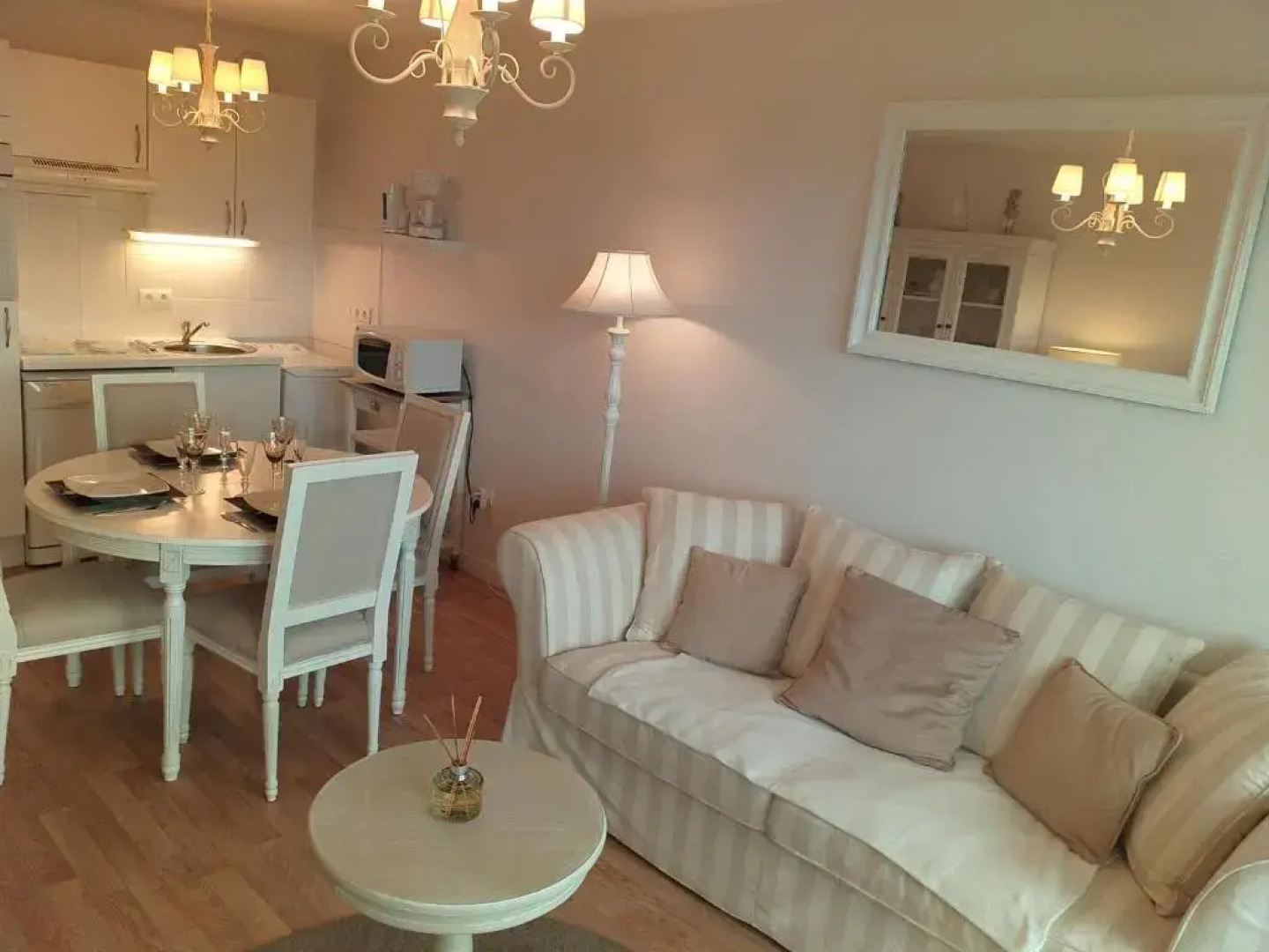 Appartement cosy, avec balcon, vue mer, 200m plage, wifi, 5 personnes, Criel sur mer