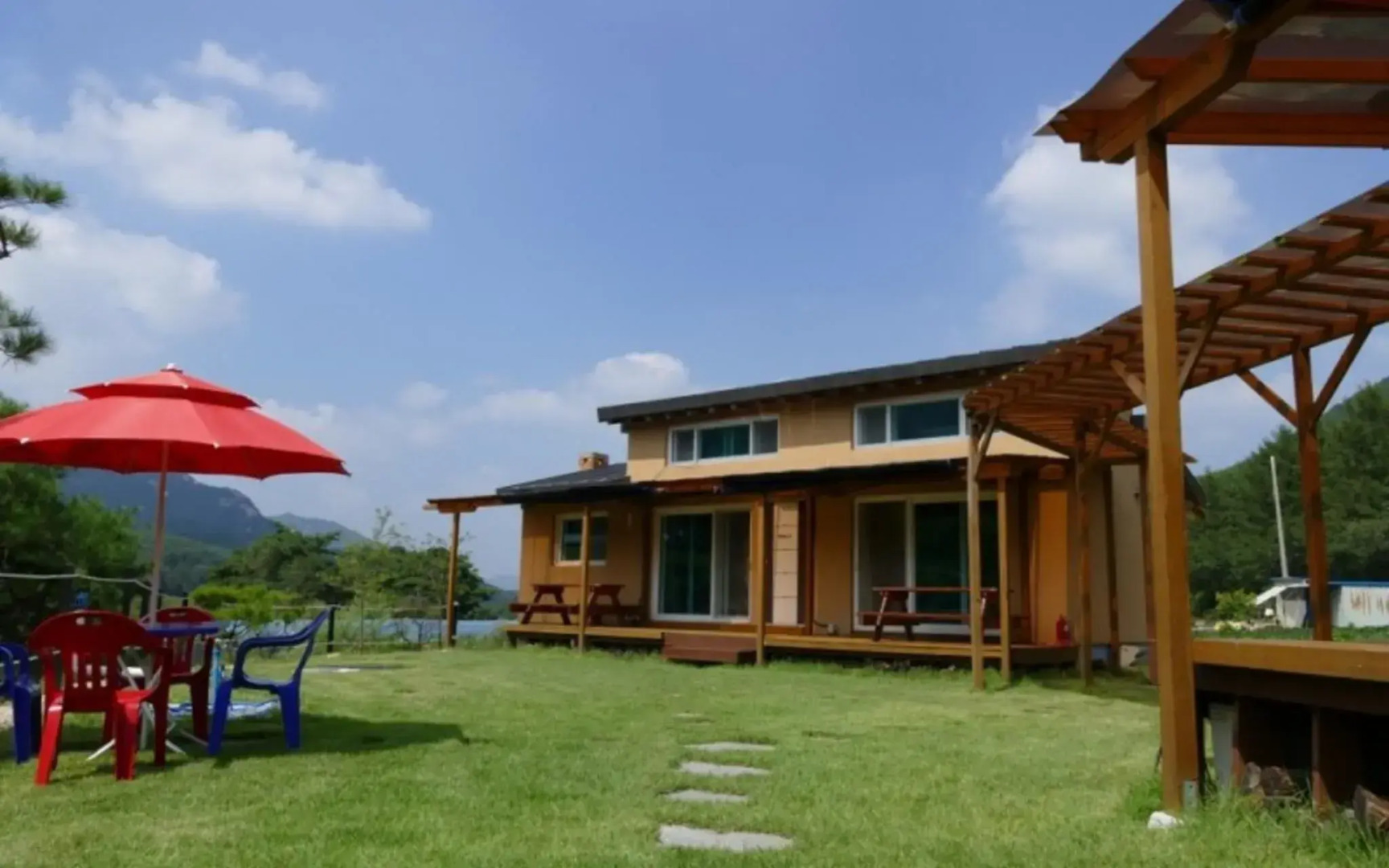 Sangju Yeoyuroun Hwangtojip Pension