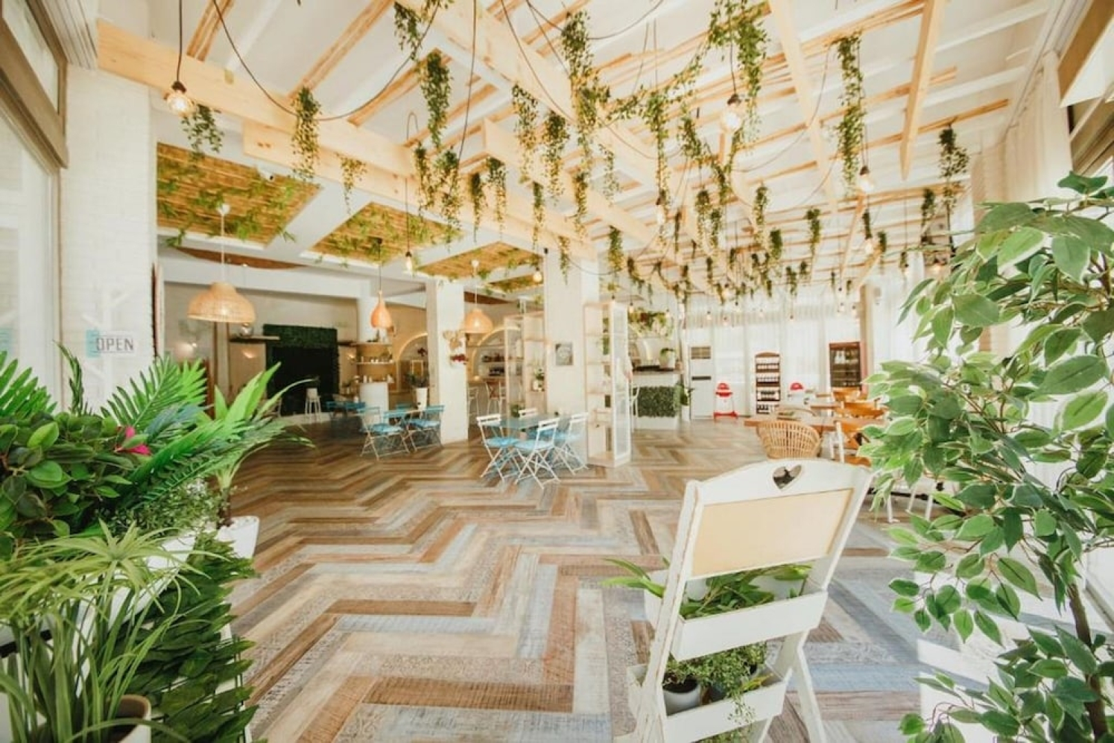 Spartacus Pool Apartments