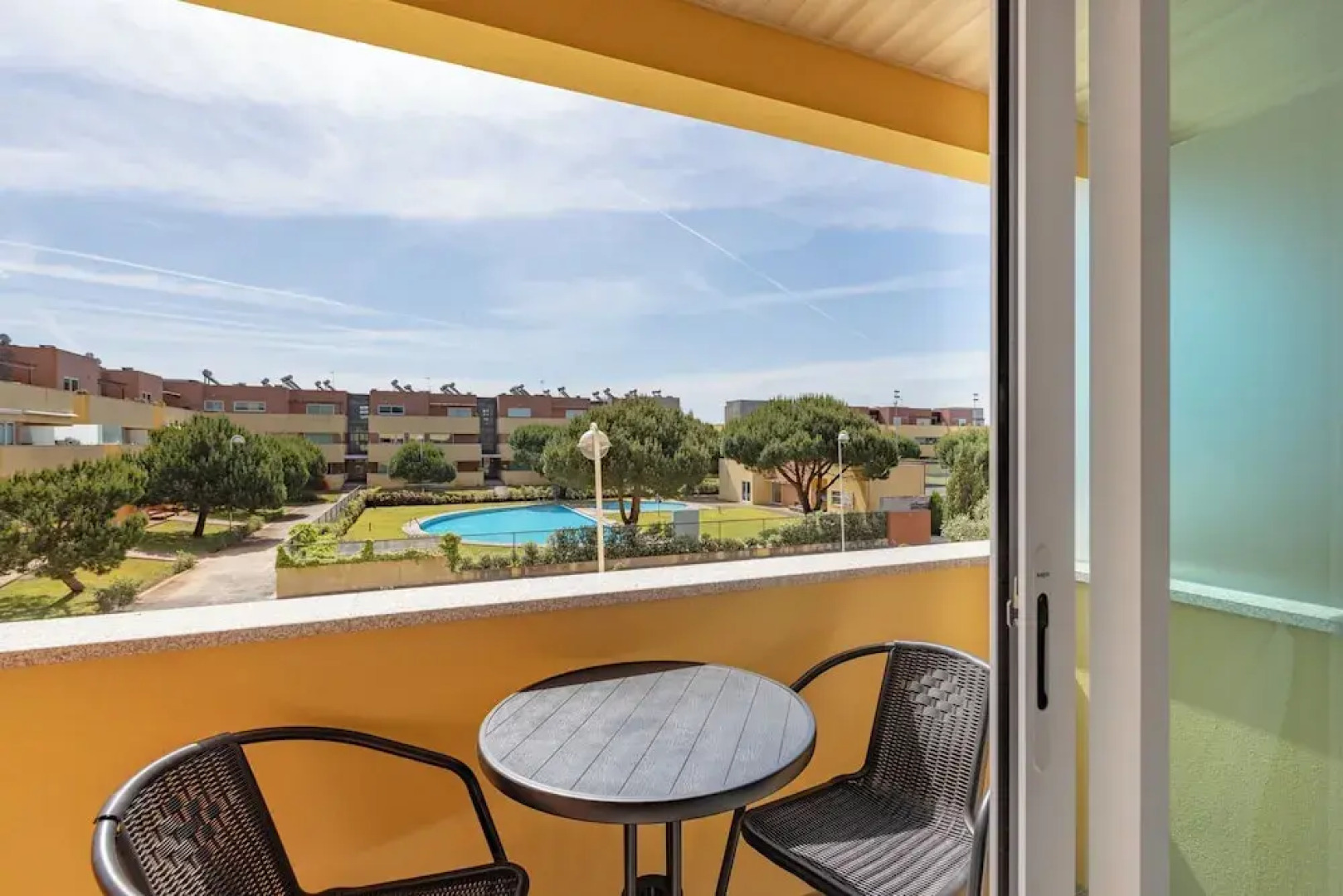 The Pine Flat with Pool at Furadouro