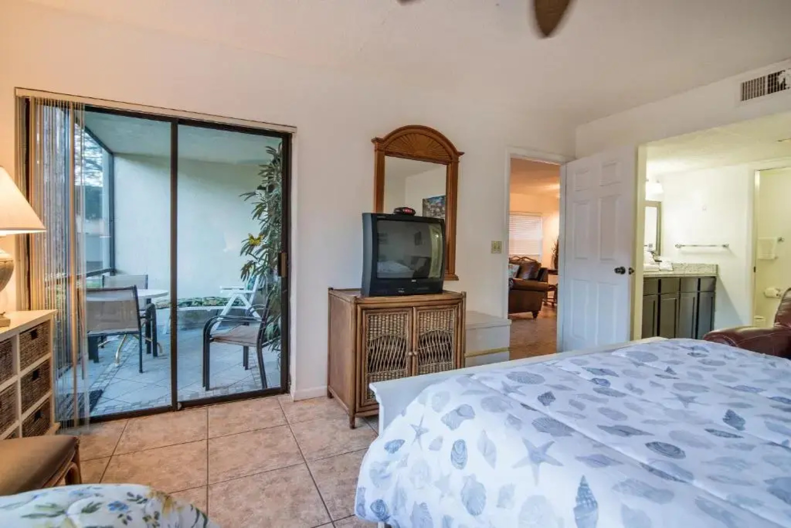 Luxury Shorewalk Water Front 2 Bedroom 2 Bathroom 3Mins IMG 5 Mins Beach