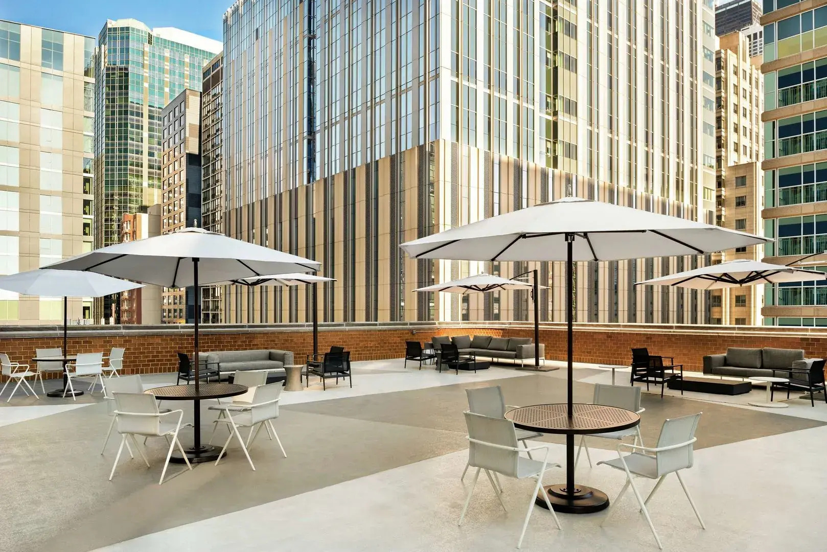 DoubleTree by Hilton Chicago - Magnificent Mile