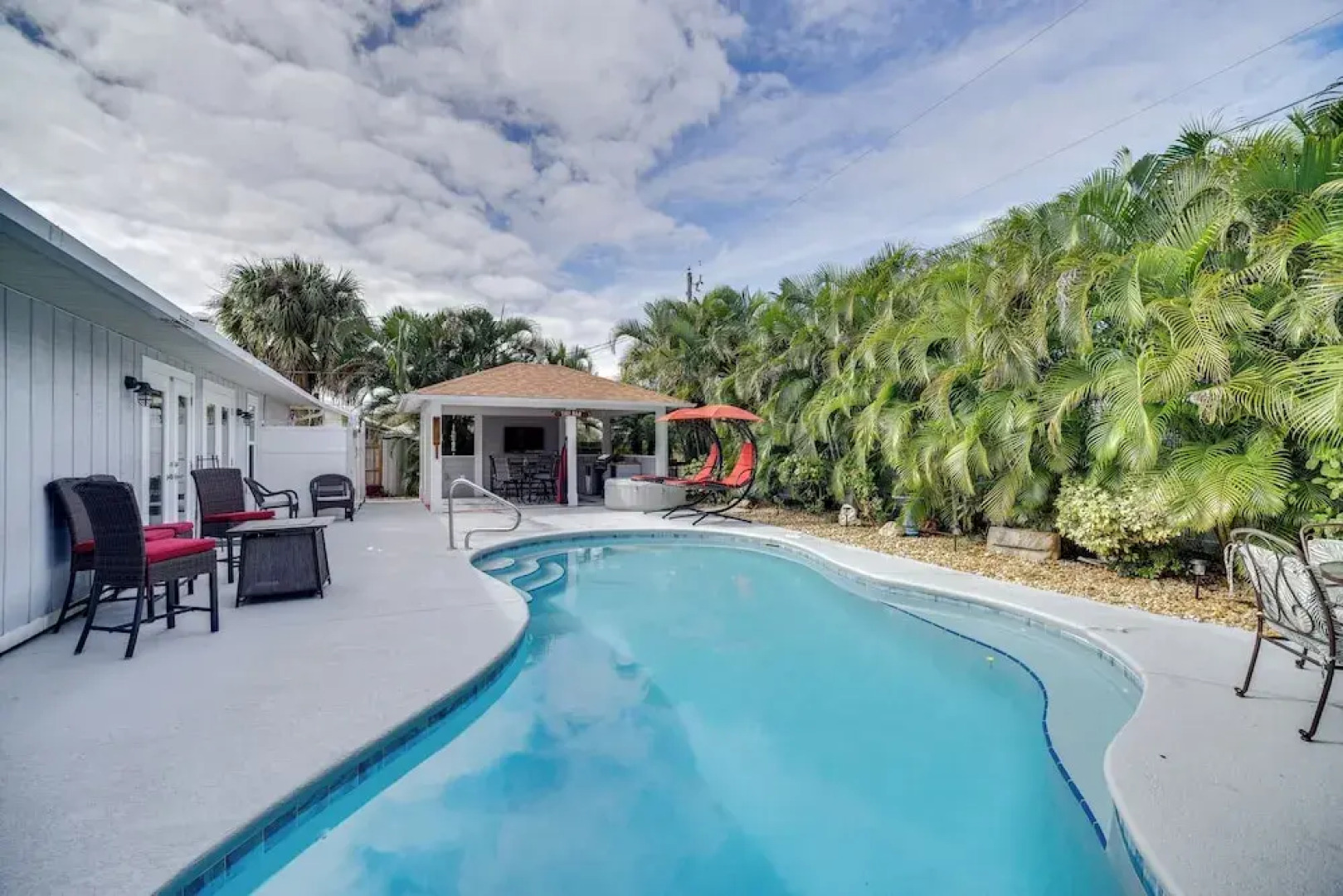 Sebastien Home w/ Pool & Gazebo - 8 Mi to Beaches!