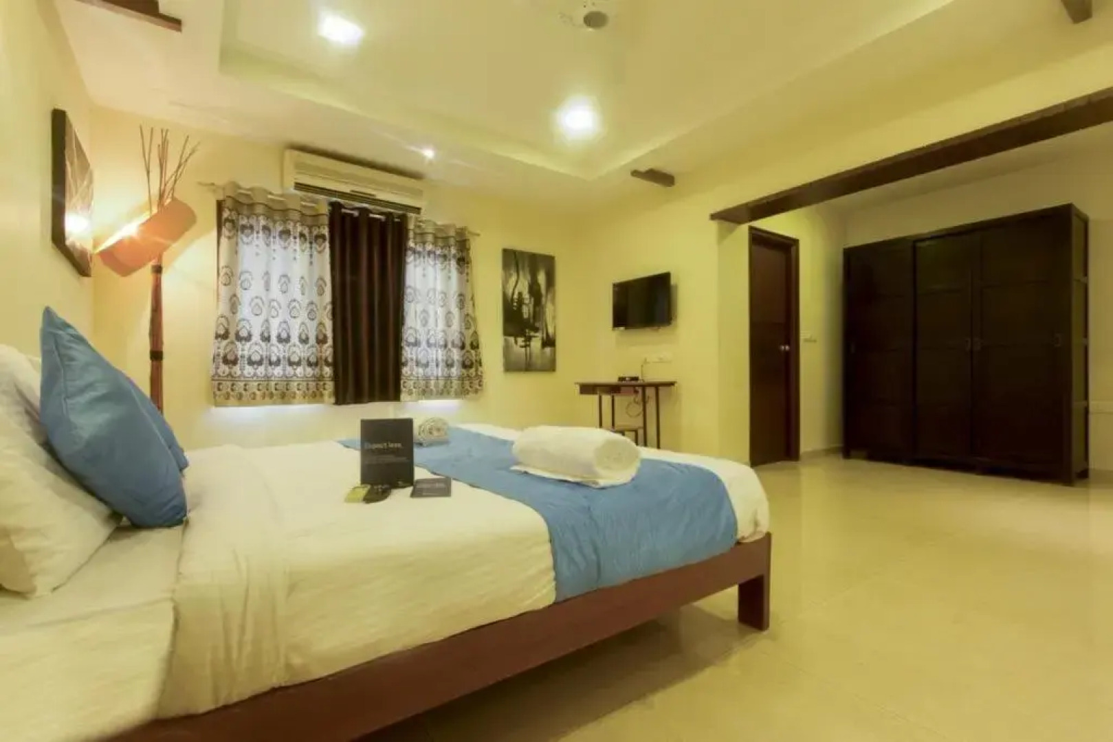 FabHotel Vibrant Jubilee Hills