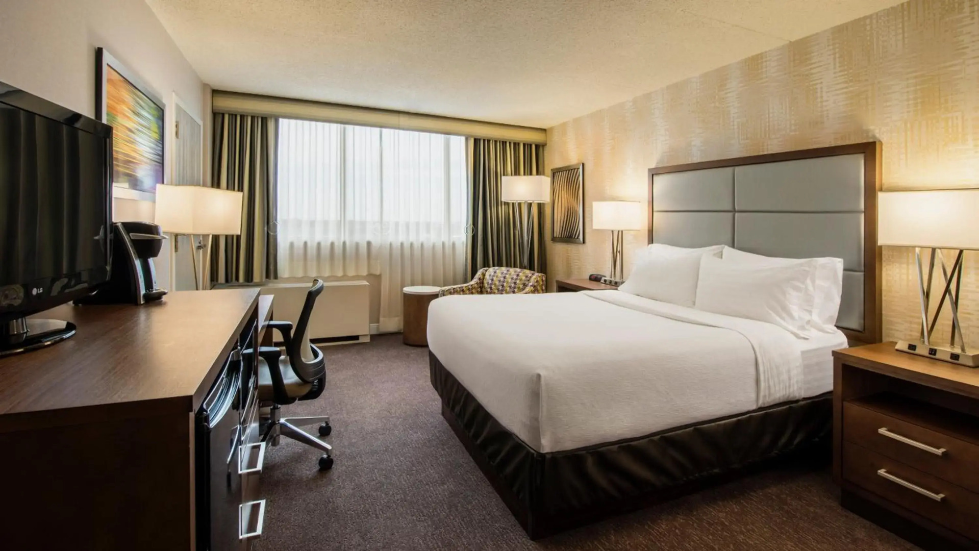 Holiday Inn Winnipeg South by IHG