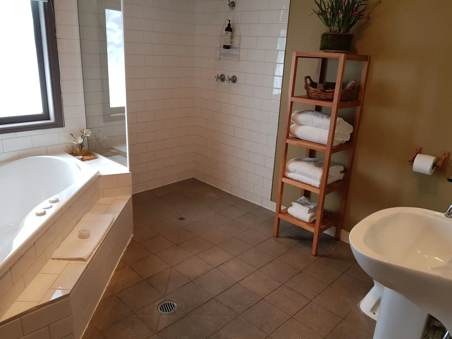 Clonmara Country House & Cottages