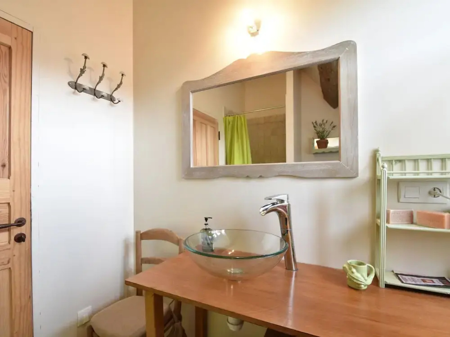 Authentic 17th Century Home With Vast Garden, 4km From the Beach