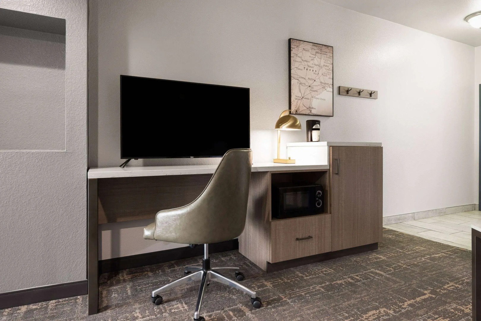 La Quinta Inn & Suites by Wyndham Ft. Worth - Forest Hill TX