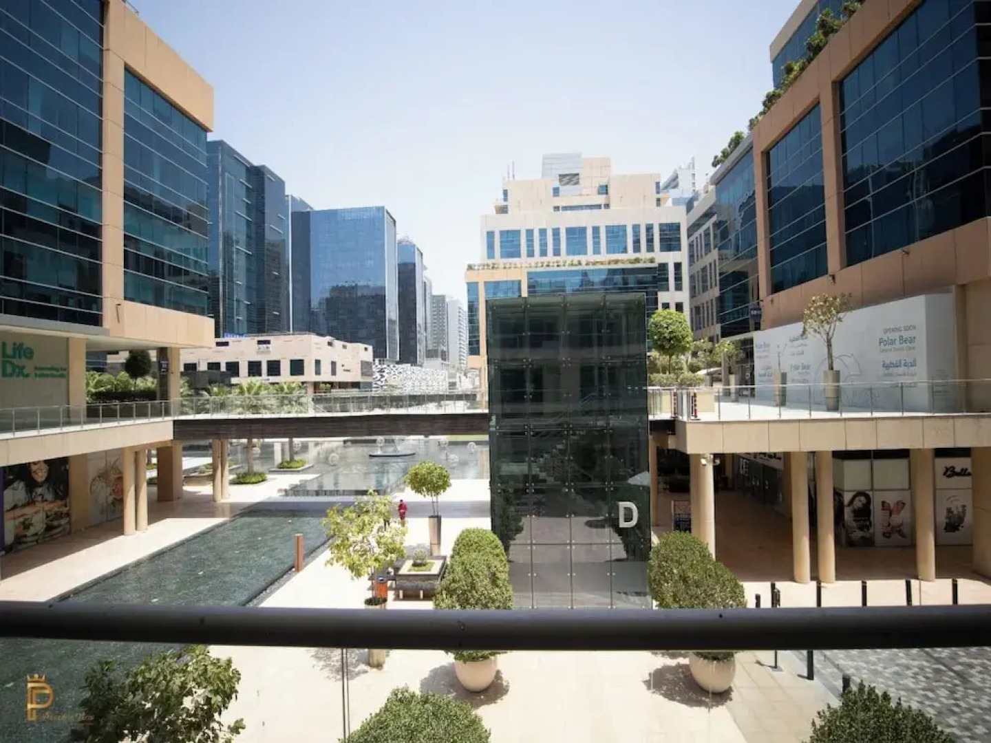 Large Modern 1-Bedroom in Bay Square 9