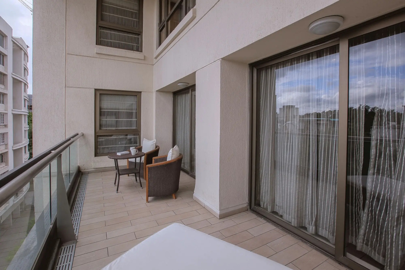 Oakwood Residence Naylor Road Pune