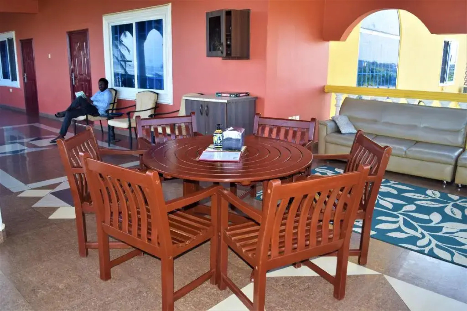 Coconut Pointe Villa & Beach Resort