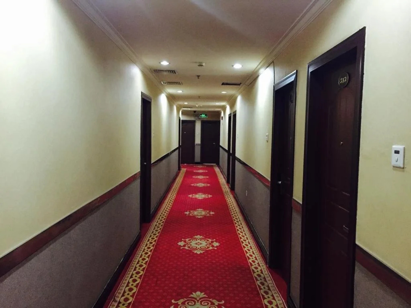 Jiayuguan Huatian Hotel