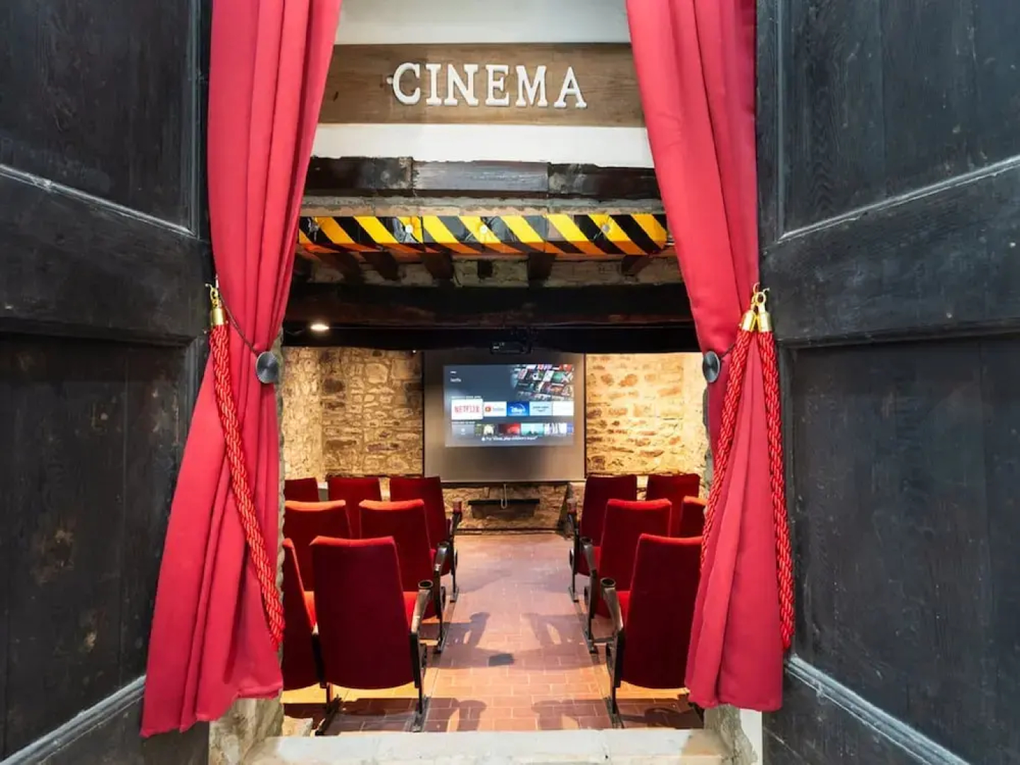 Villa in Mugello Hills With Private Pool