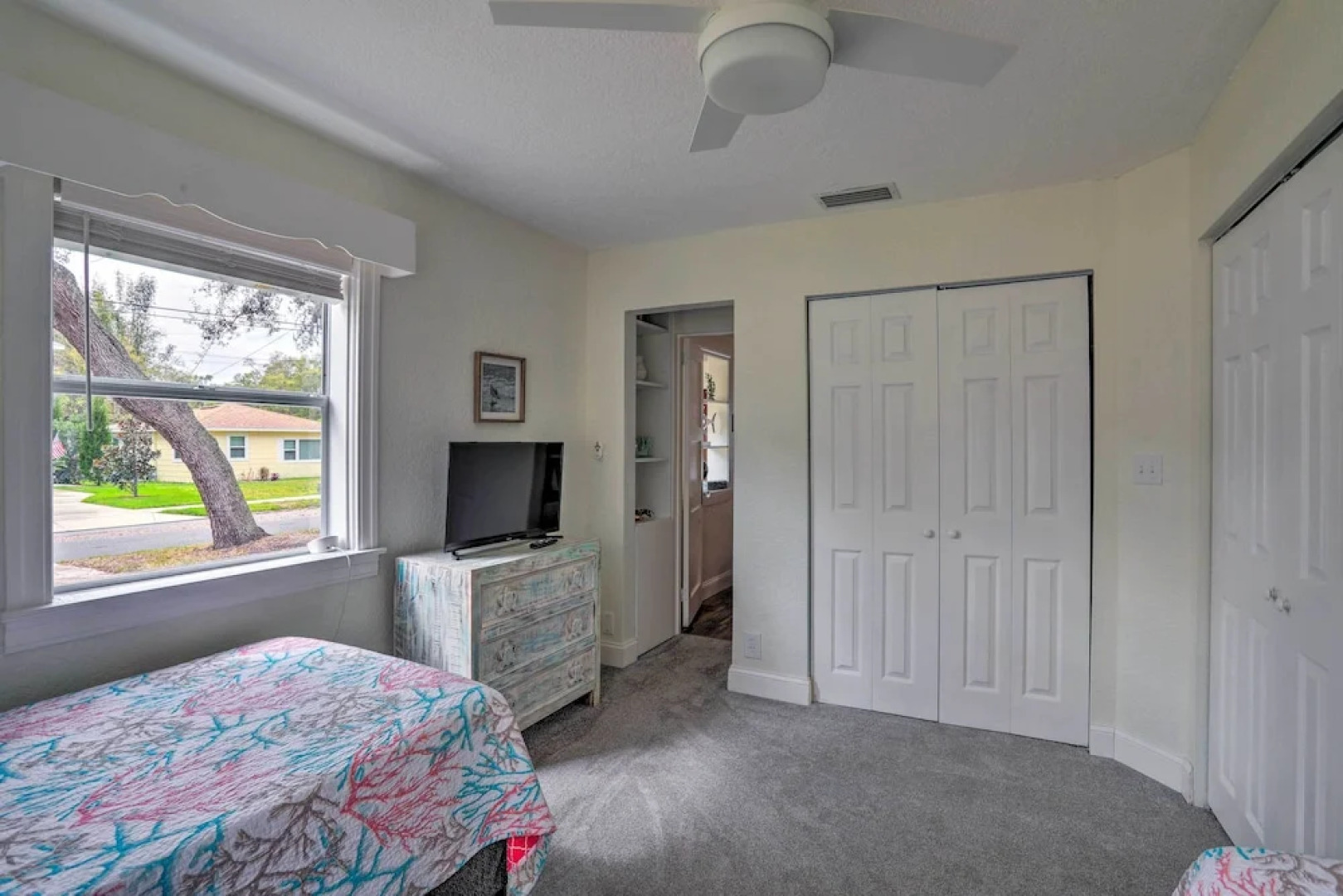 Tampa Bay Area Cottage w/ Gas Grill and Fire Pit!