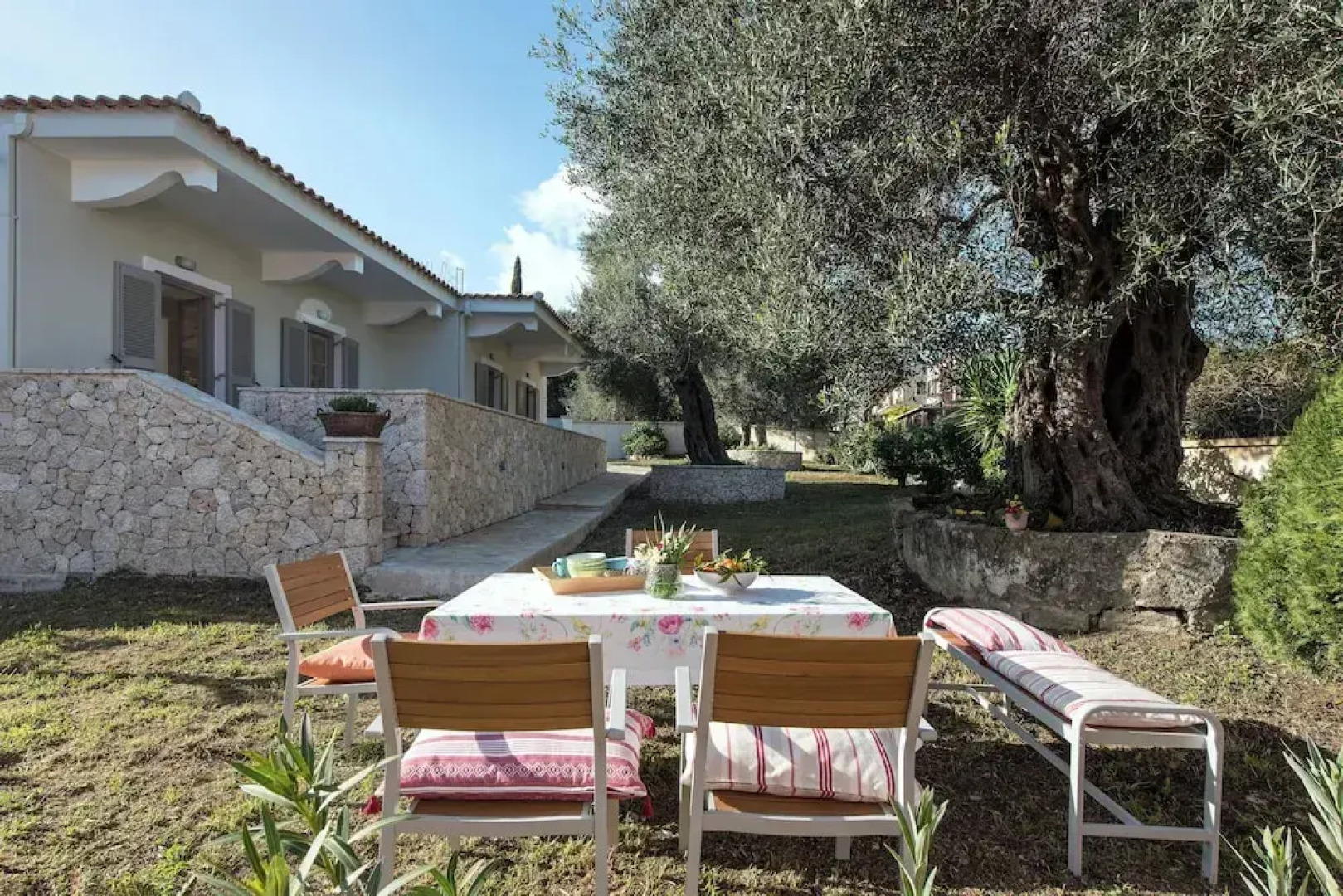 Verde Olive Three-Bedroom Holiday Home by Konnect