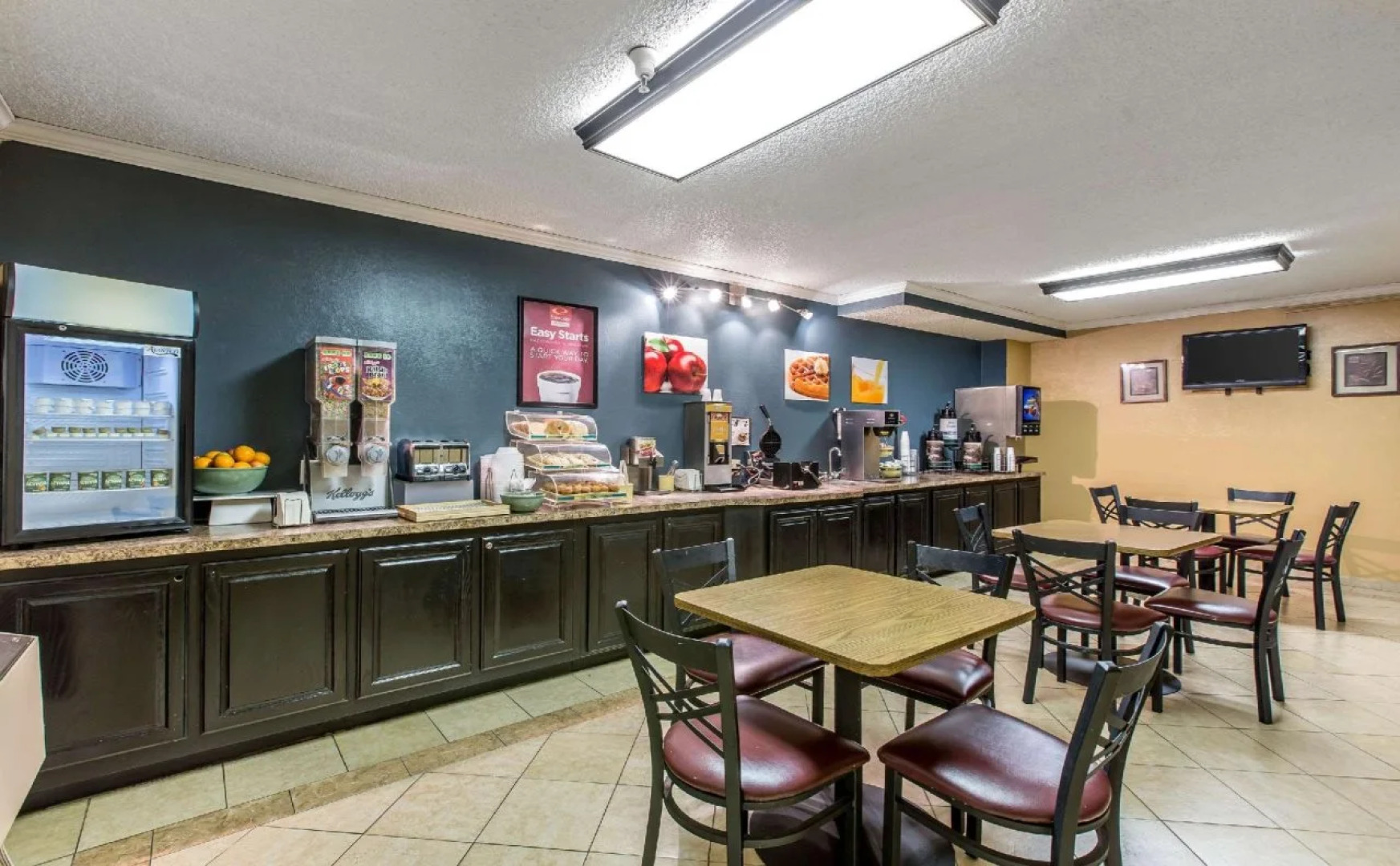Econo Lodge Inn & Suites Riverside - Corona