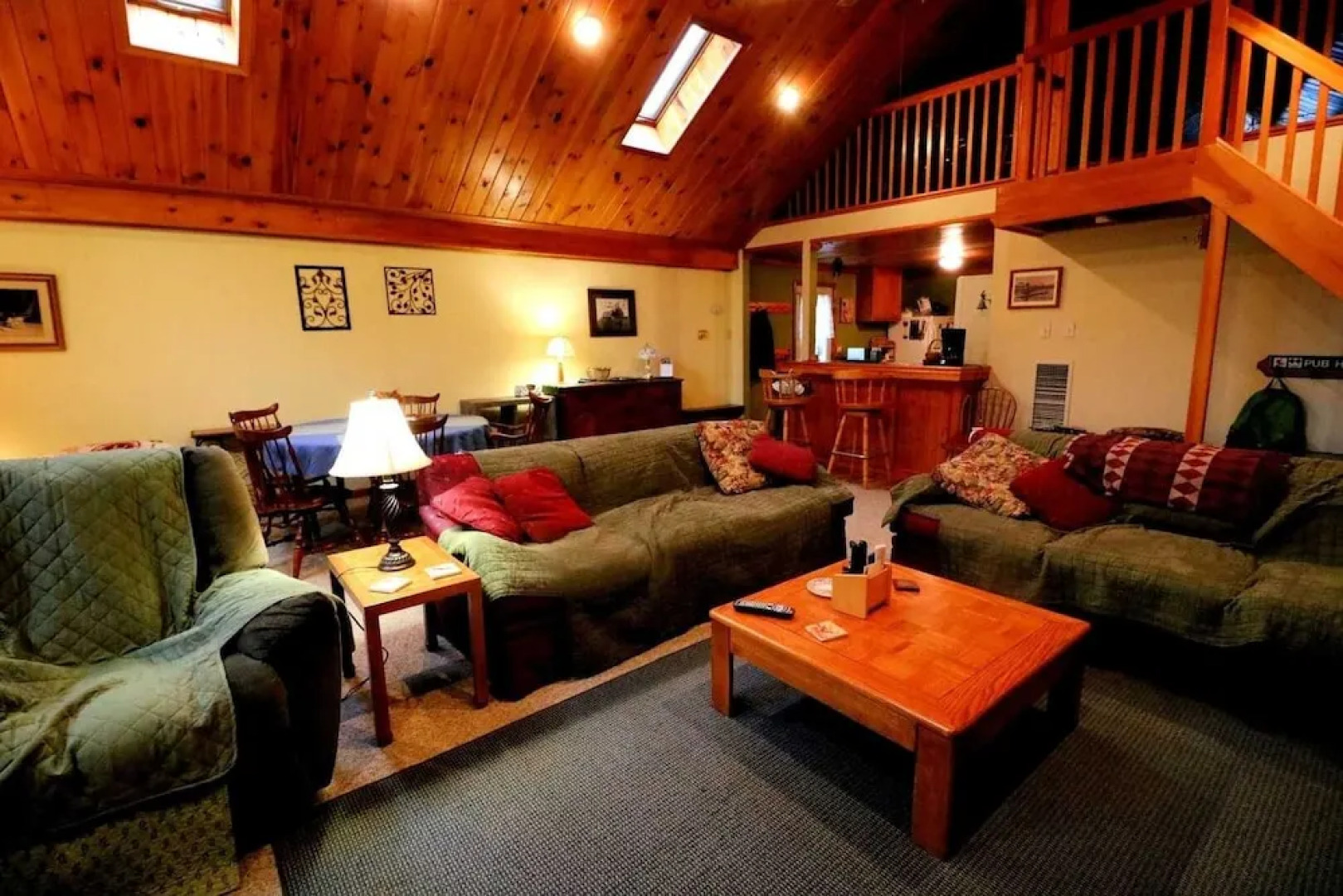 1 Maple Avenue 2 Bedroom Home by Redawning