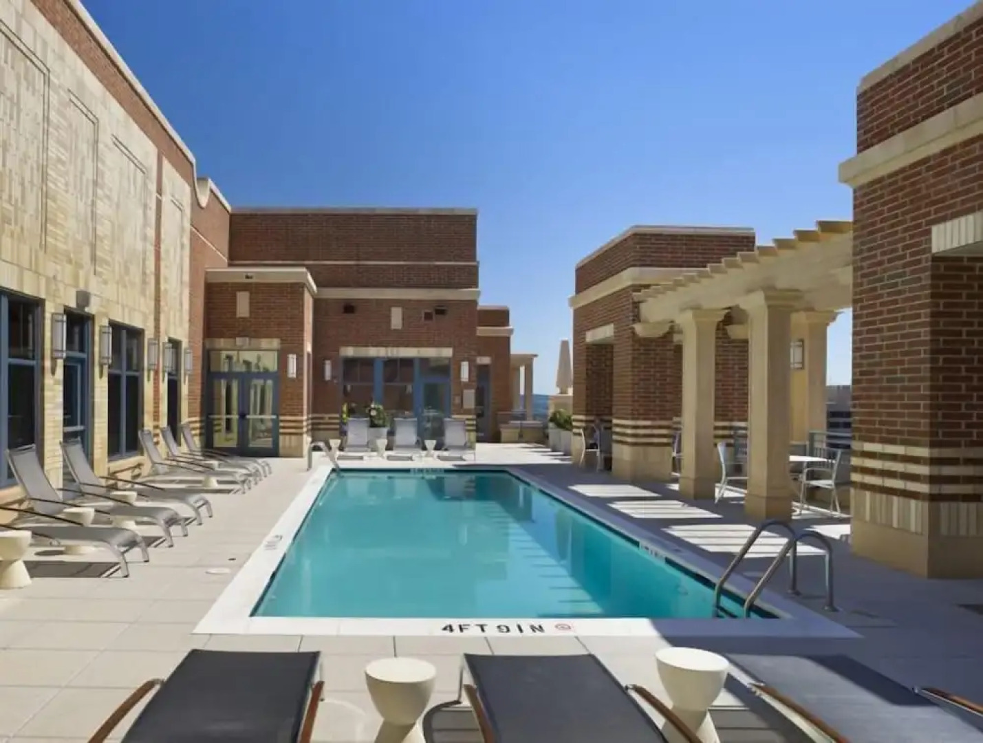 Crystal Quarters Furnished Apartments At The Gramercy