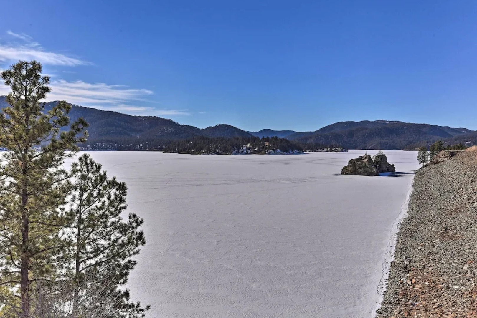 Modern Black Hills Cabin w/ Loft & Wraparound Deck