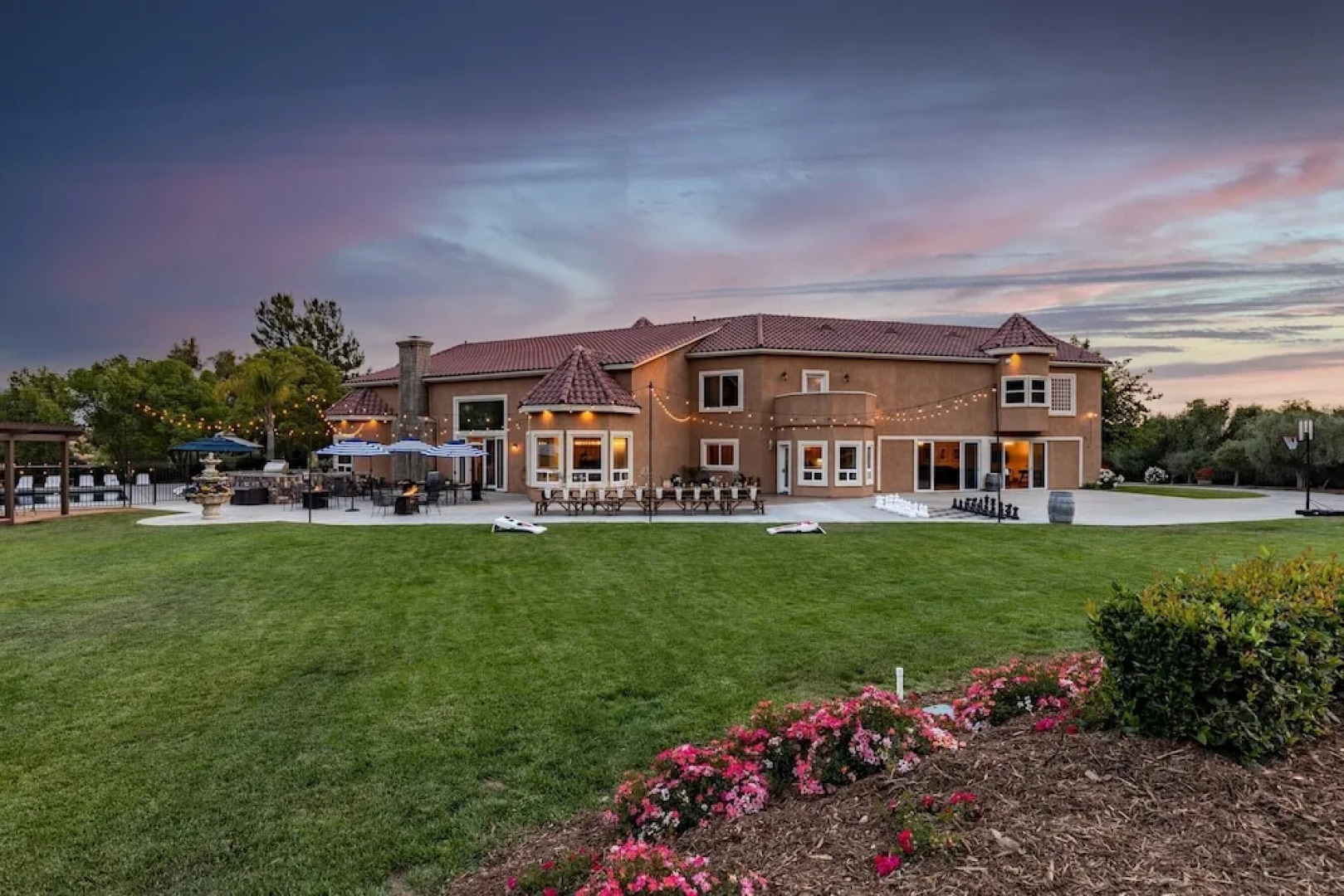 Wilson Creek Manor By Avantstay Sleeps 10! Amazing Estate w/ Pool & Game Room