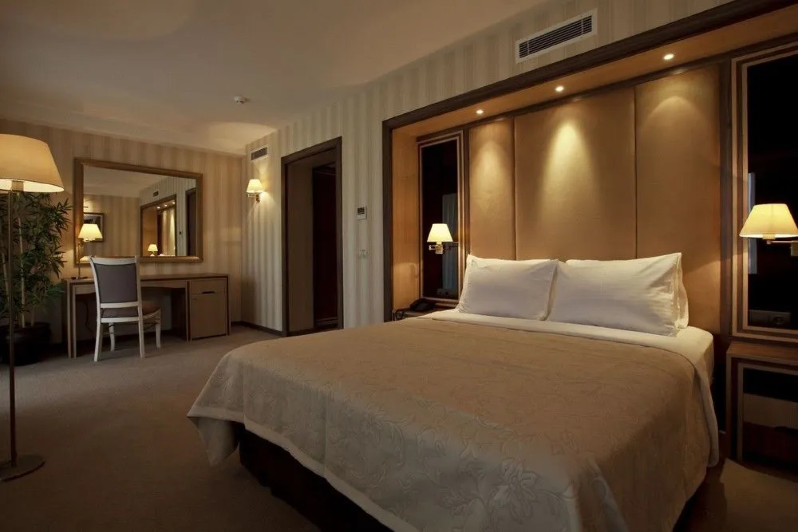 Shirvan Hotel & SPA