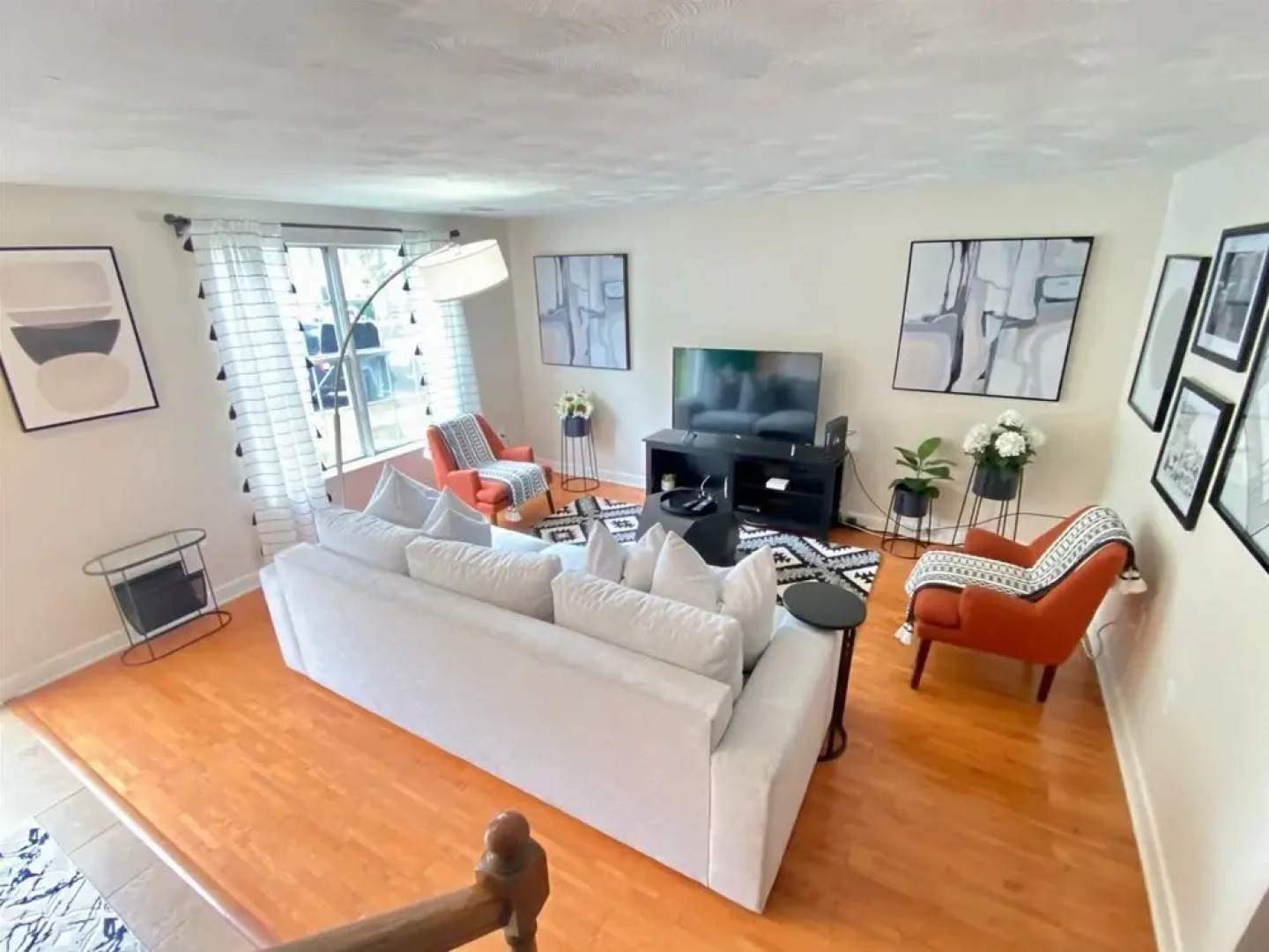 Top Rated Townhome - Our Reviews say it All. Large Discount During Pandemic. Self Checkin, Pet Friendly! Super-host Support