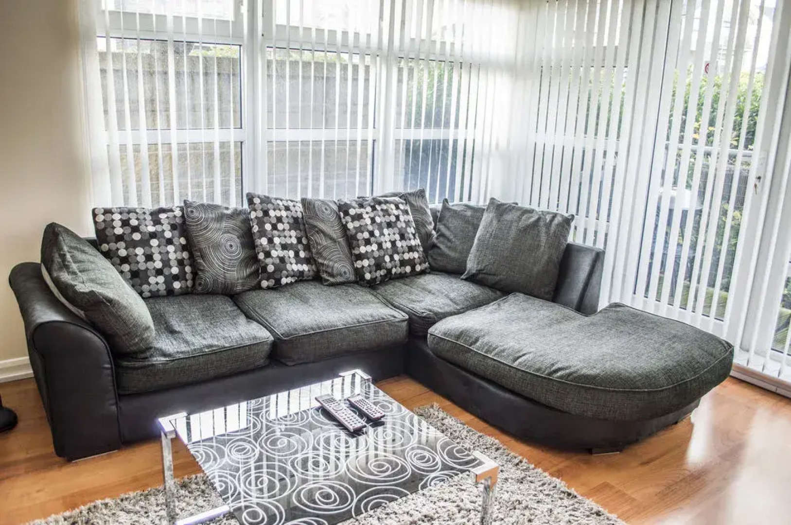 Dreamhouse Apartments City North