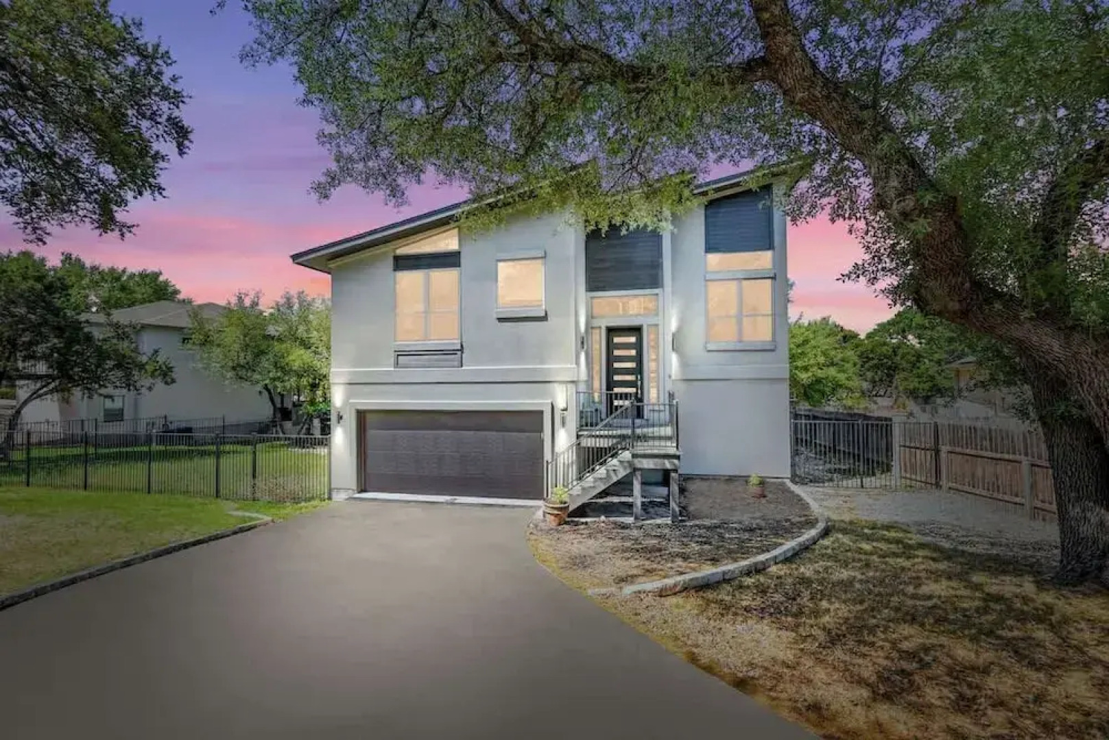 Upscale 5BR Home on Lake Travis/hottub/lake Views