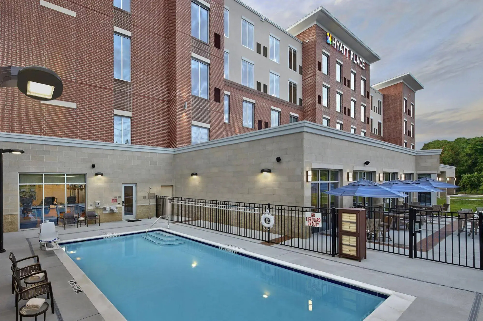Hyatt Place Chapel Hill / Southern Village