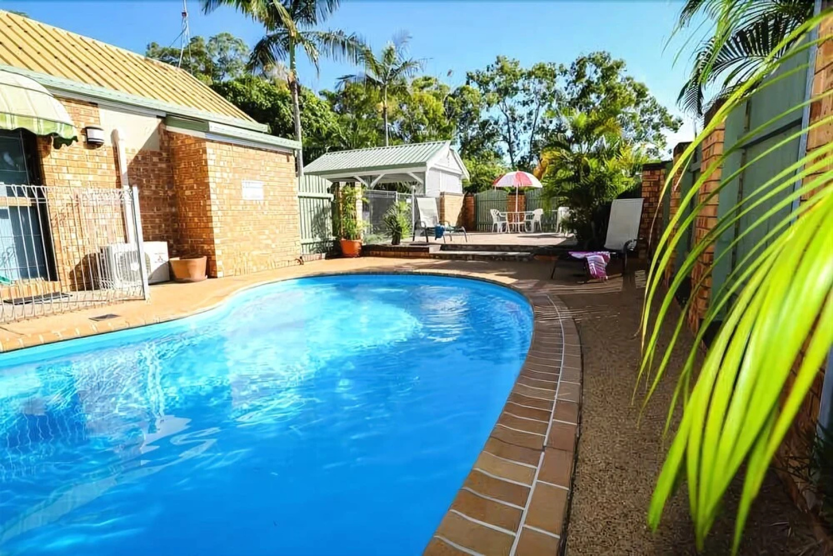 Beach n Reef Motel Self Contained Units