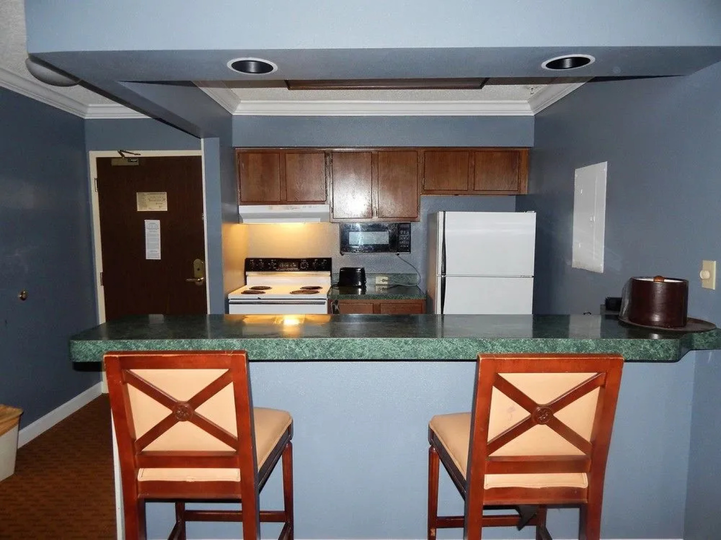 Richmond Suites Hotel