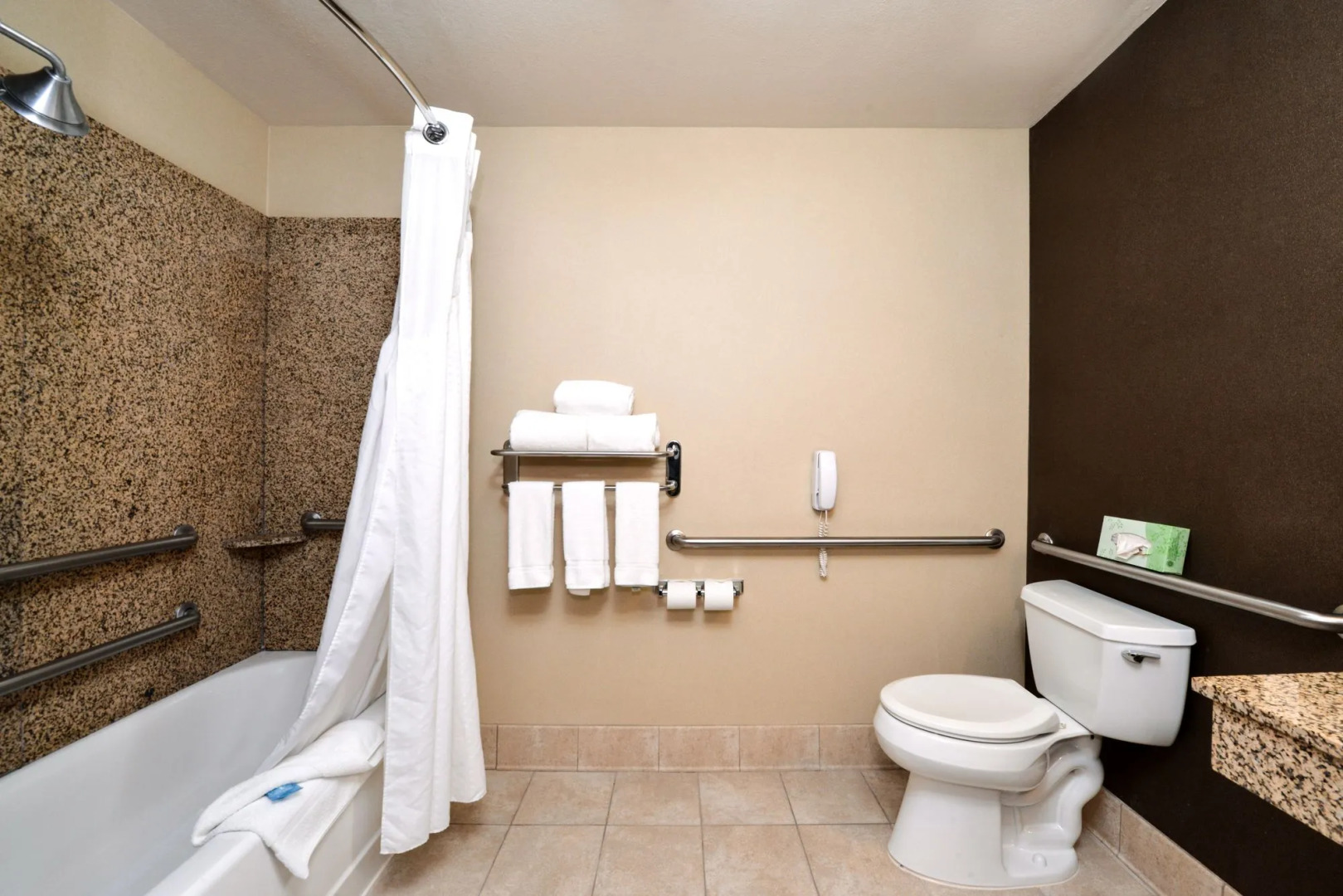 Holiday Inn Express & Suites Cherry by IHG