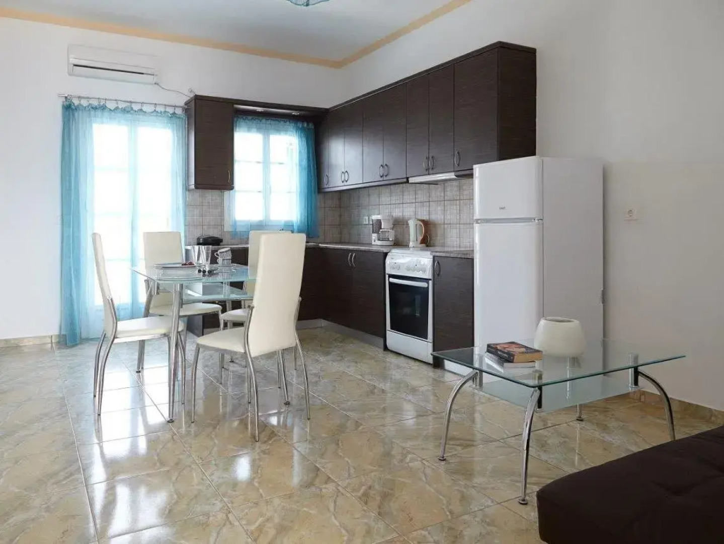 Loukas & Emma Eco Houses