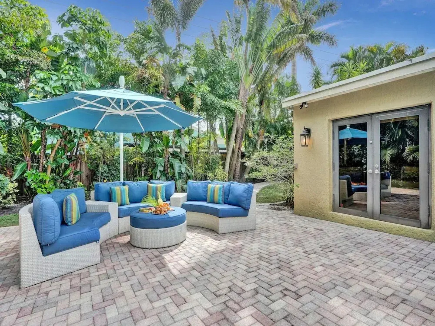 Vidal Manor 4BR Oasis w Pool Cabana- Wilton Dr