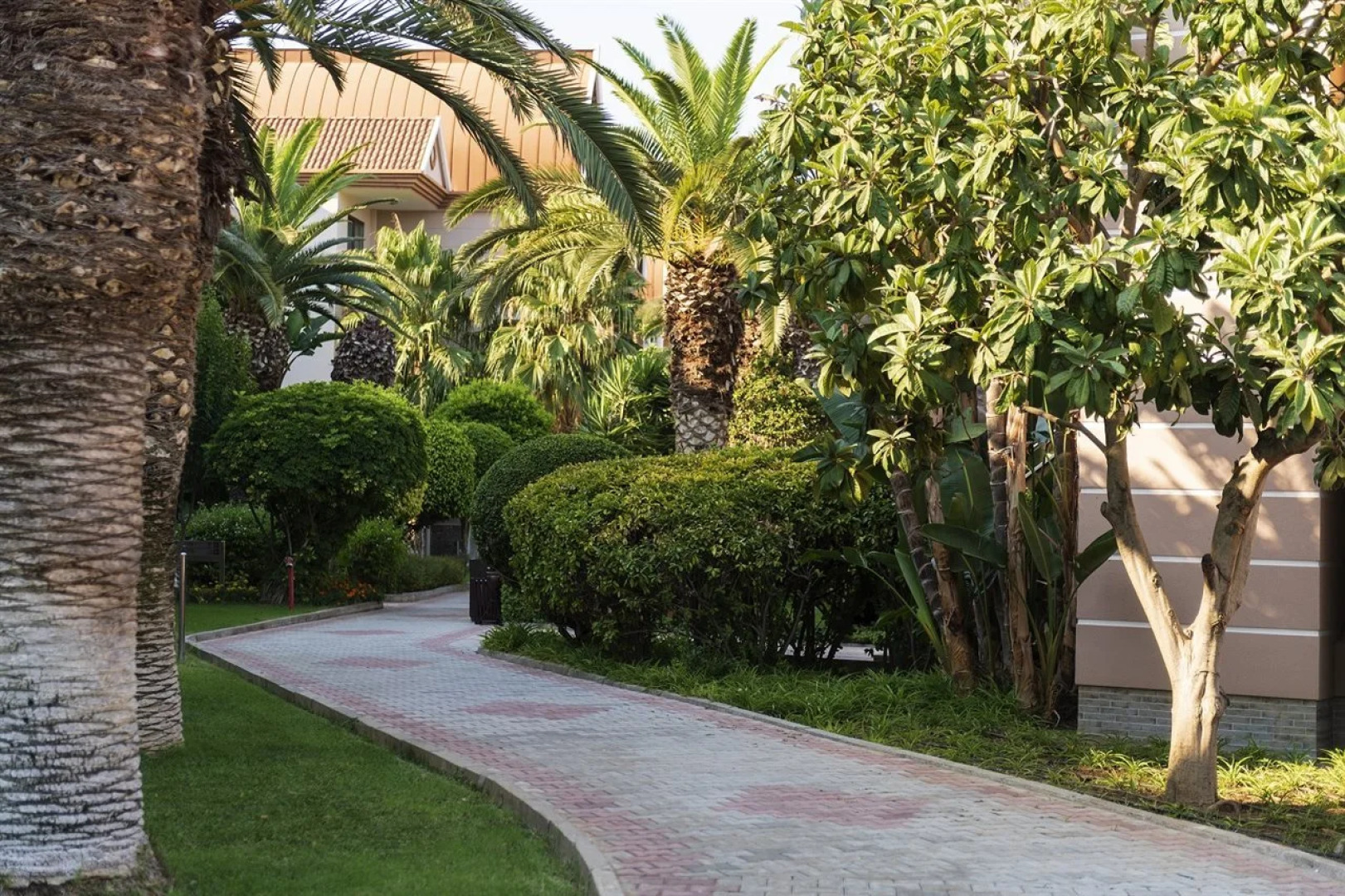 Quattro Beach Spa & Resort Hotel