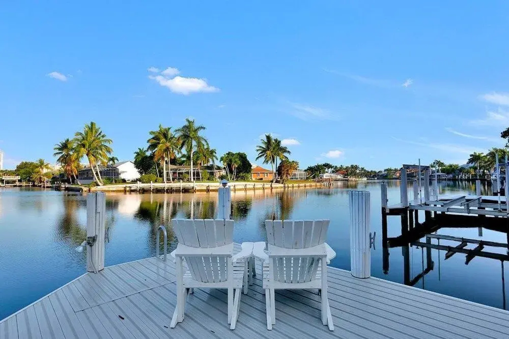 COPPER20 5 Bedroom Holiday Home by Marco Naples Vacation Homes