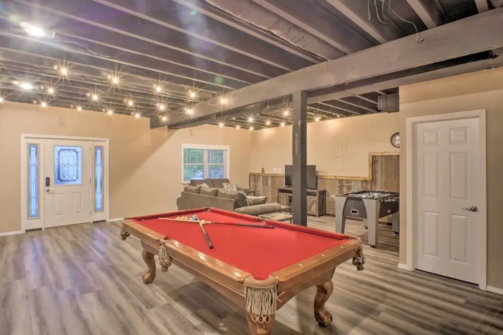 Lakeside Blue Eye Escape w/ Game Room & Hot Tub!