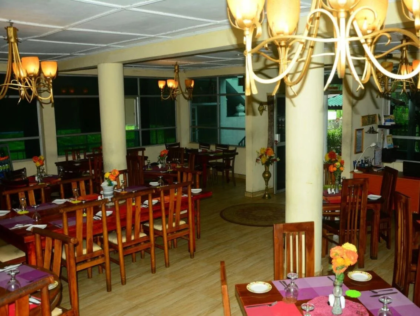 Hill Cool Hotel & Restaurant