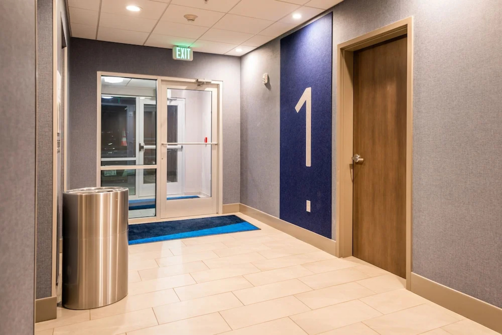 Holiday Inn Express & Suites Charlottesville by IHG