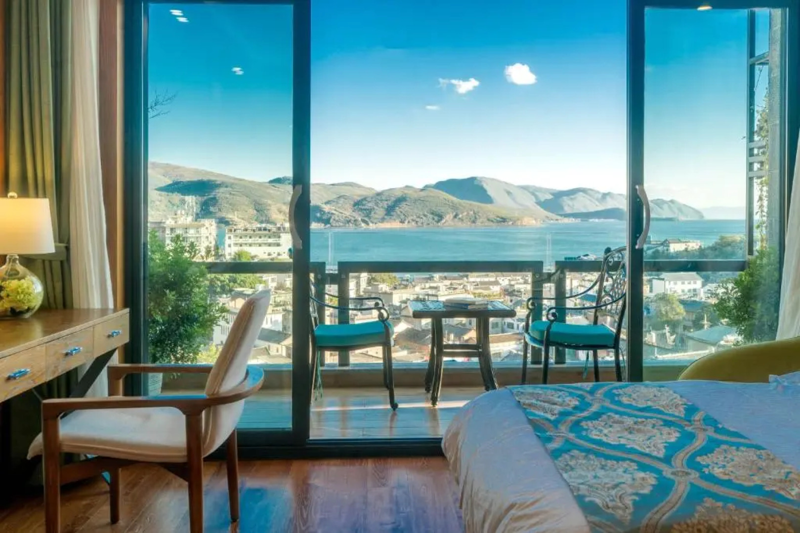 Yin Yu Dali Shuanglang Erhai Guan Xing View Inn