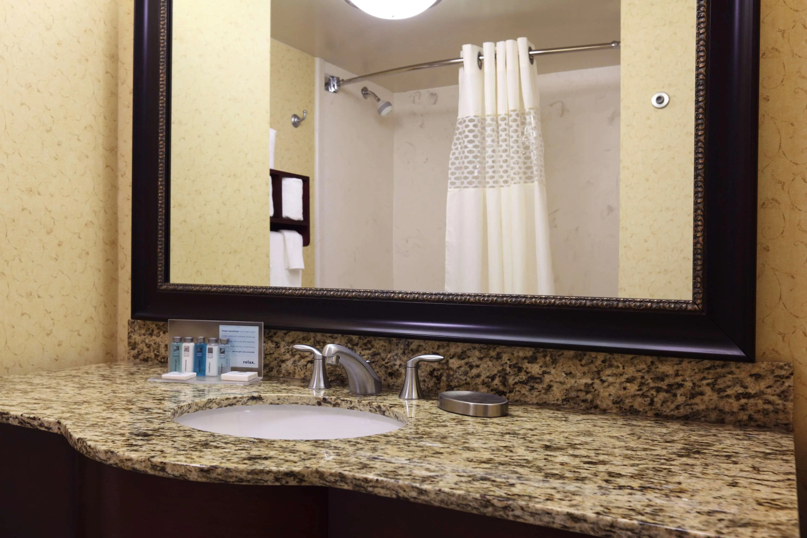 Hampton Inn & Suites Charlottesville-At the University