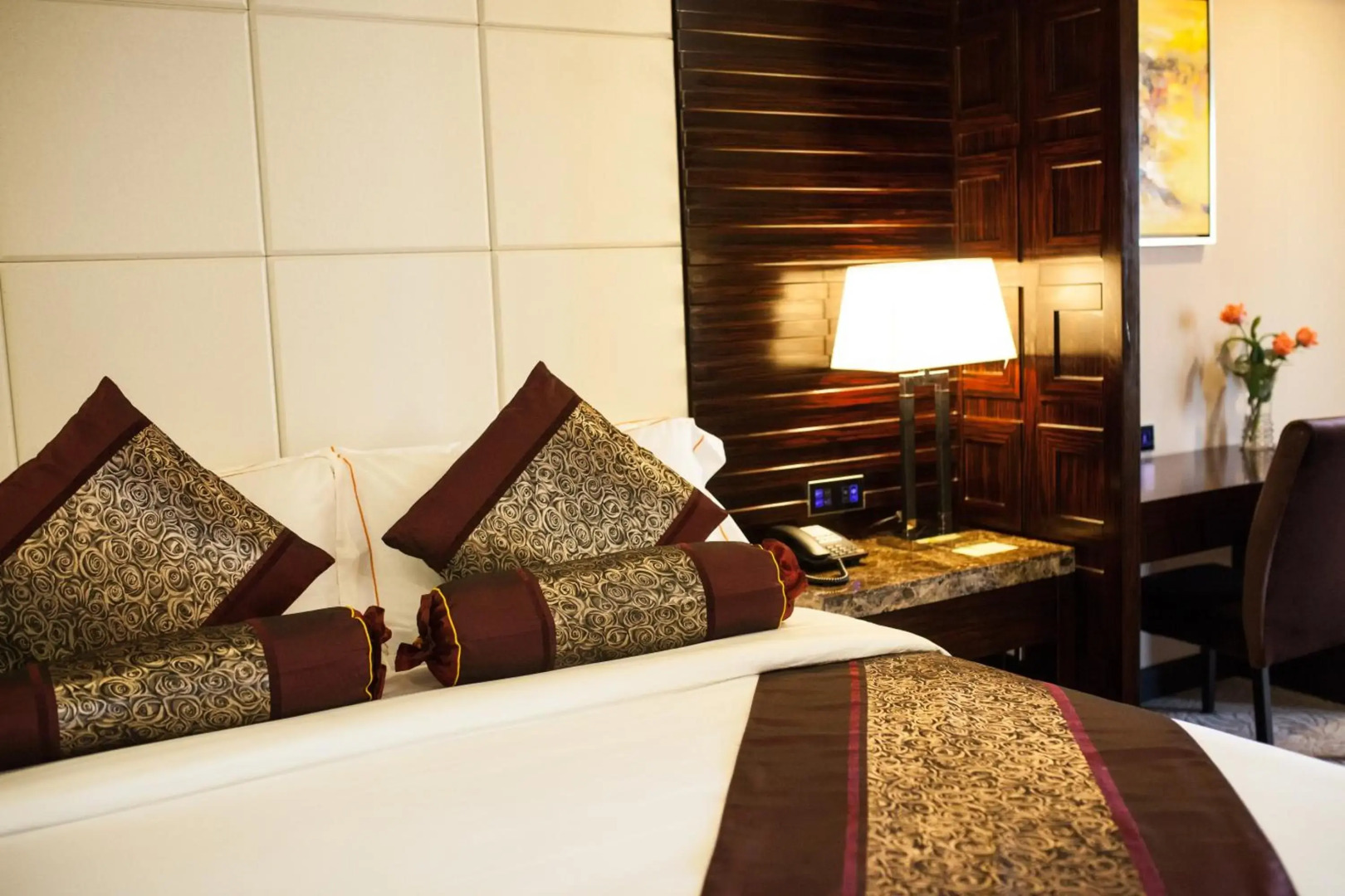 Royale Signature Hotel