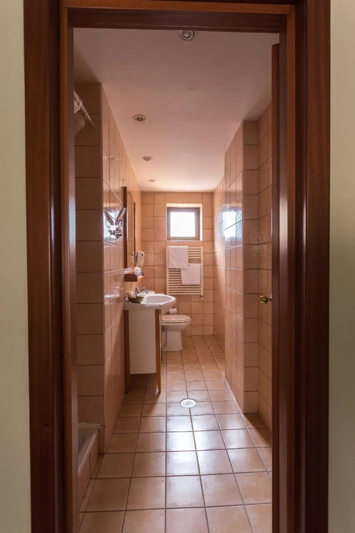 Zeus Essence Bucharest Opera