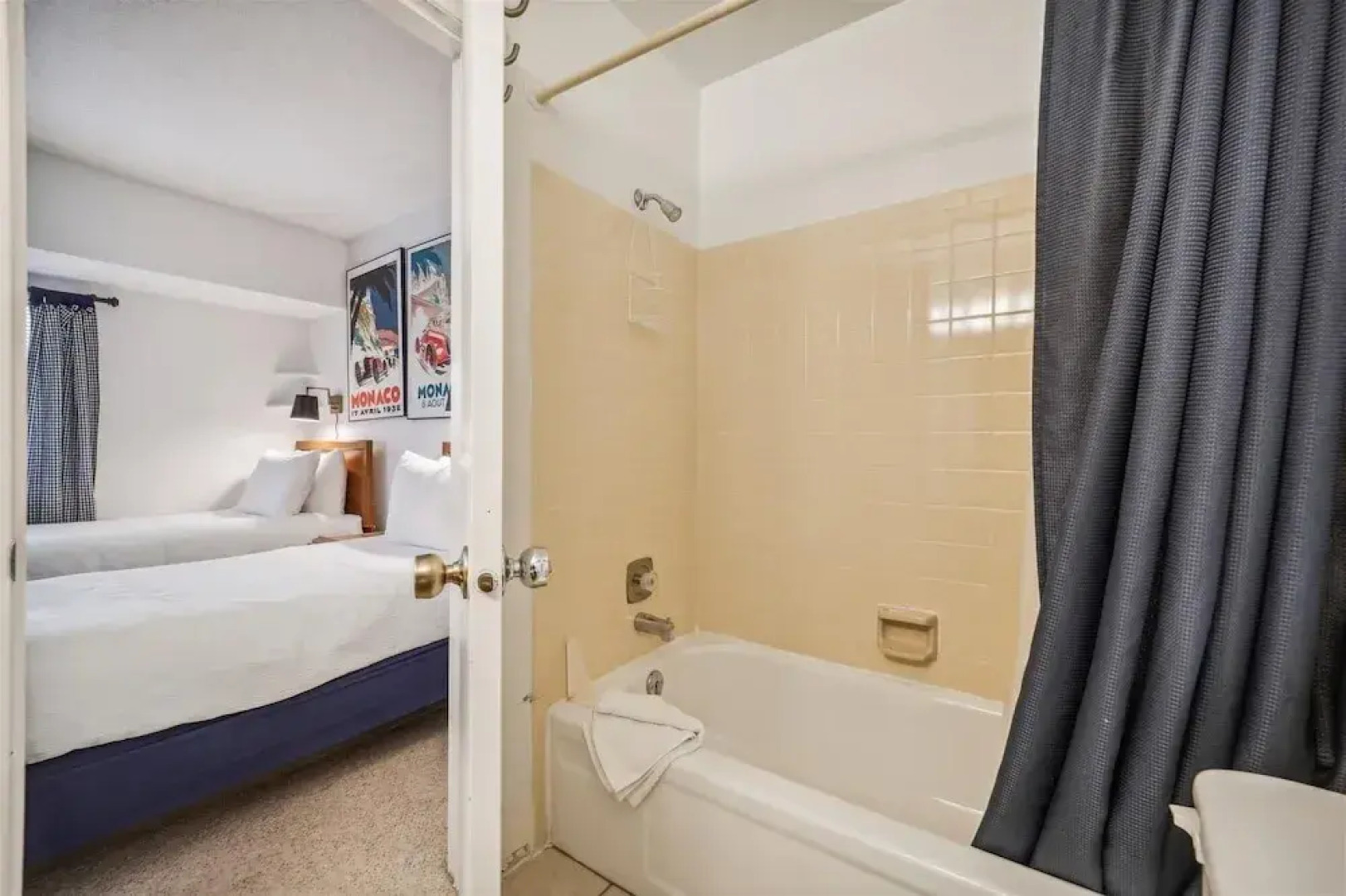 Winterpoint 20 2 Bedroom Townhouse by RedAwning