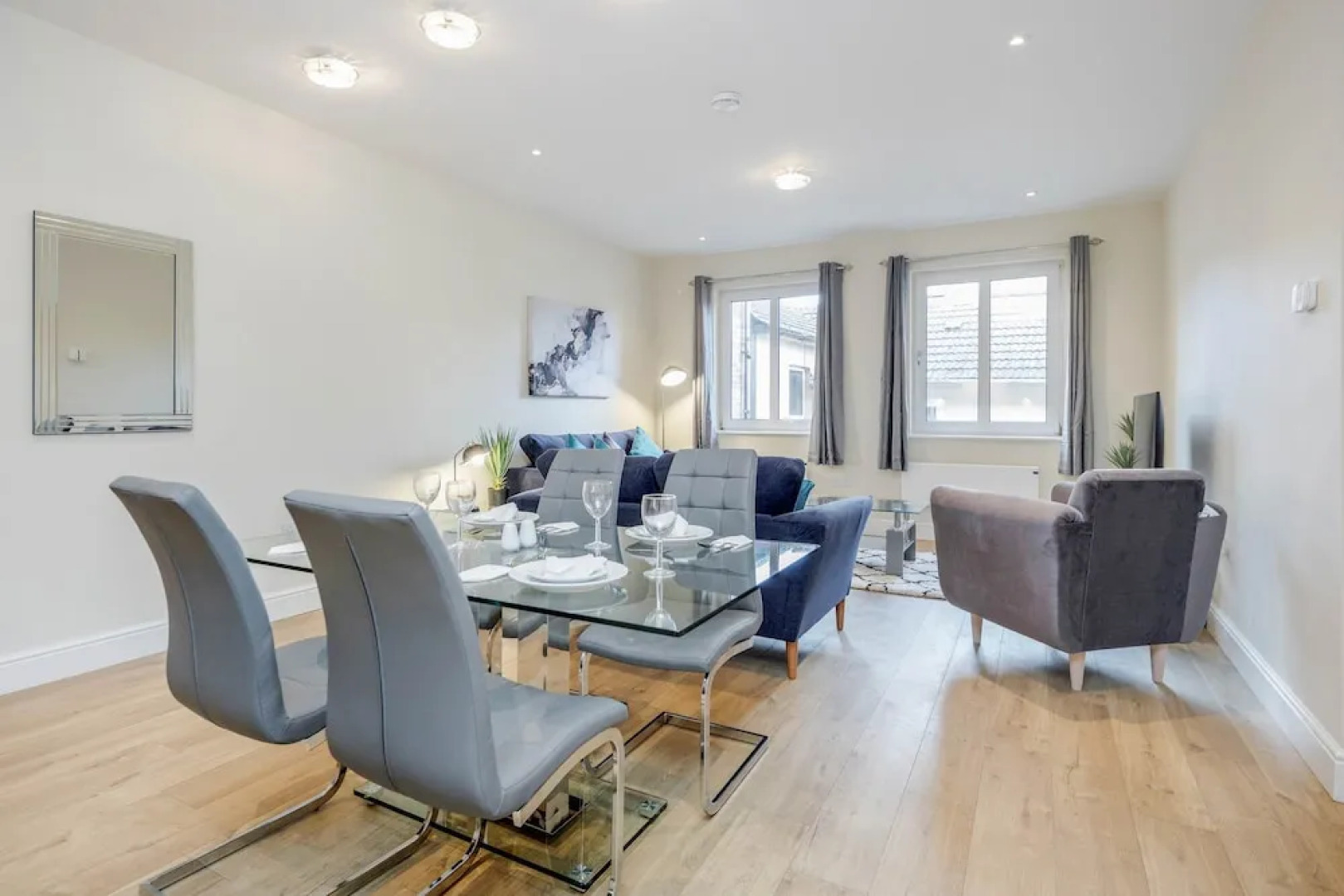 Luxury 2 Bedroom Apartments with Parking