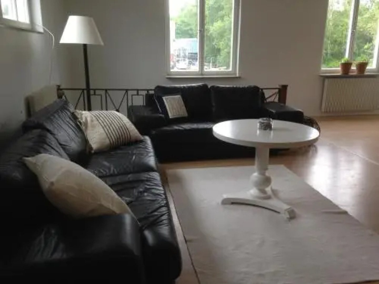 Brukets Marina Guest House