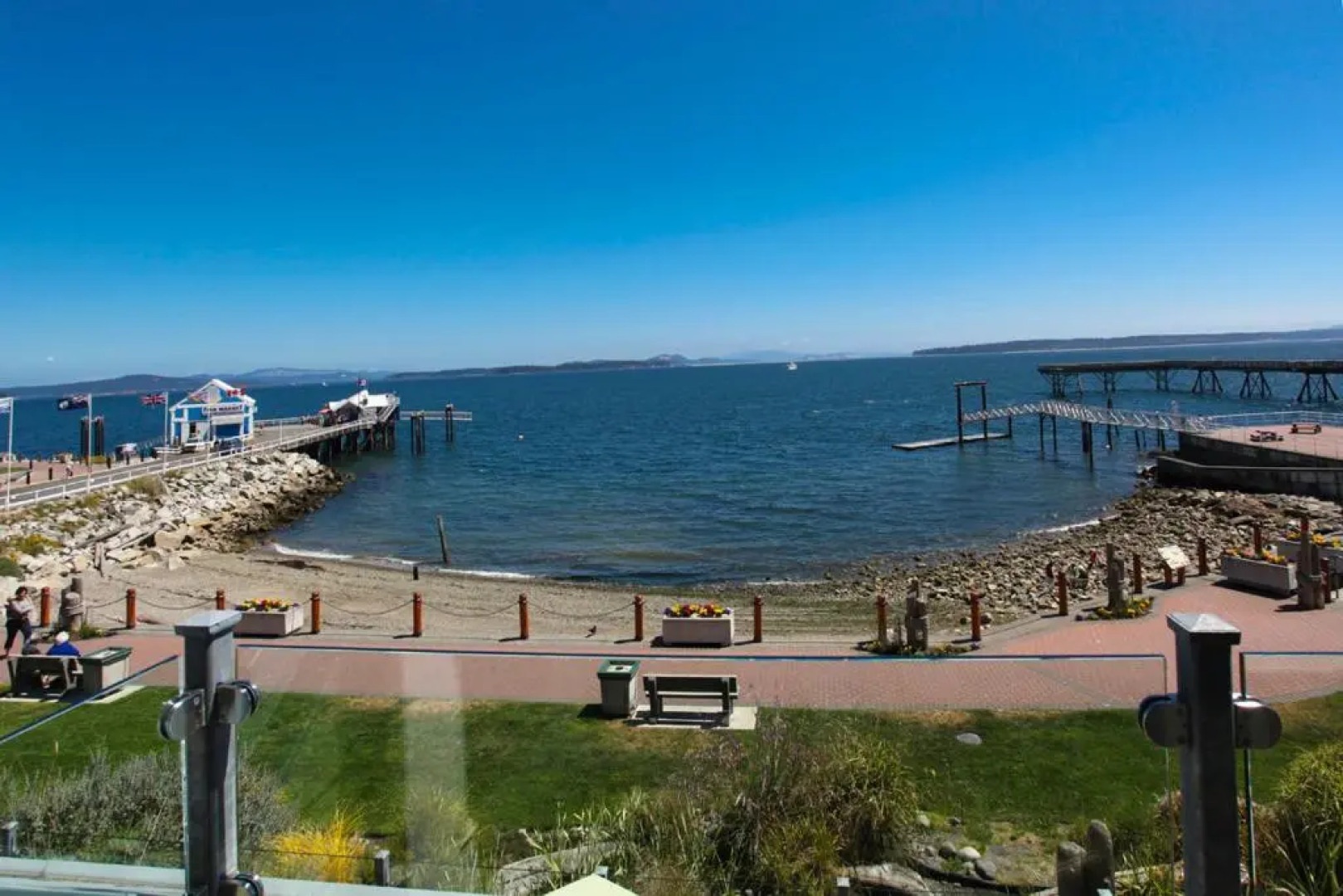 Sidney Waterfront Inn & Suites